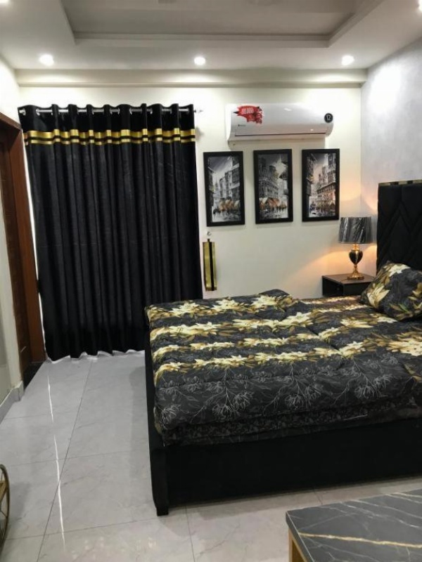 Hotel Elegant Near Karachi Expo Center and Agha Khan image 2
