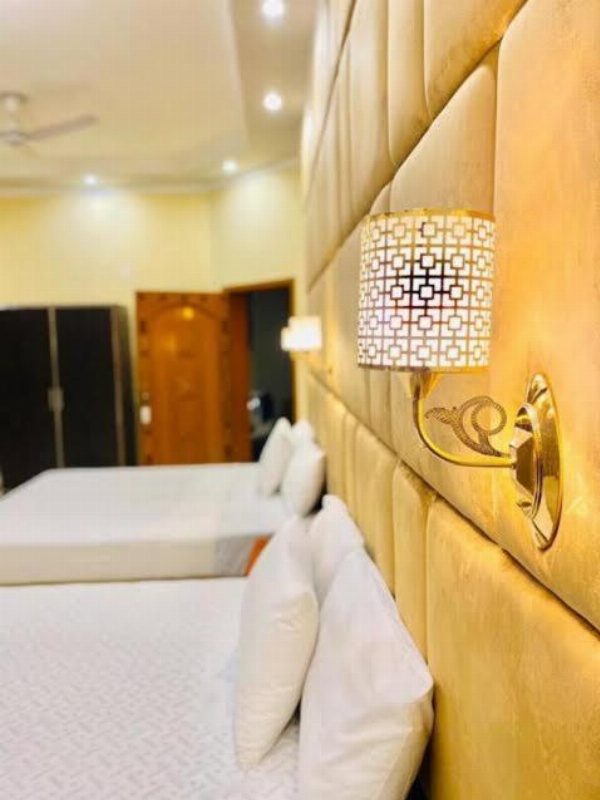 Hotel Elegant Near Karachi Expo Center and Agha Khan image 3