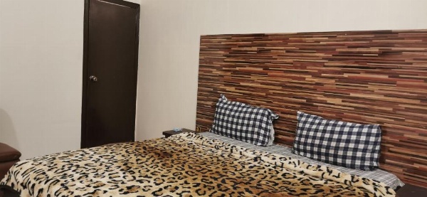 Hotel Elegant Near Karachi Expo Center and Agha Khan image 7